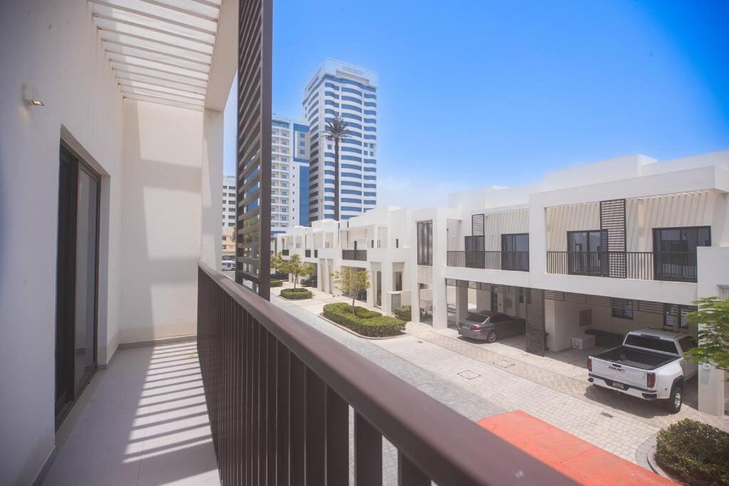 Luxury 3 Bdr Villa By The Sea 54 Эль-Фуджайра Экстерьер фото